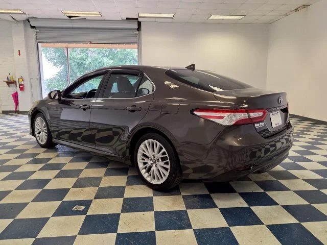 Used 2018 Brown Toyota XLE image 5