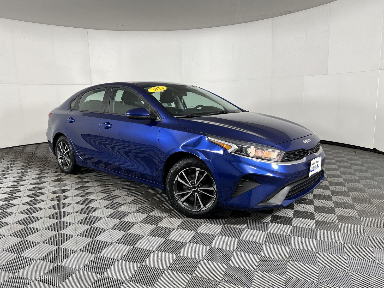 Used 2022 Deep Sea Blue Kia LXS image 38