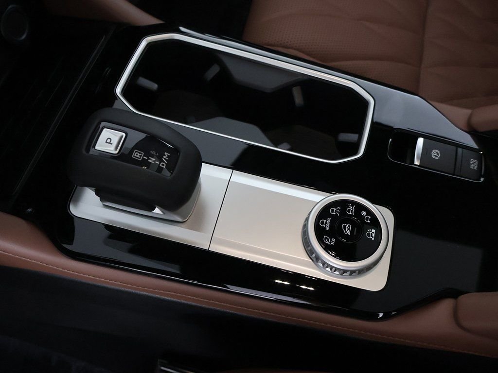 New 2025 Gray Mitsubishi SEL image 53