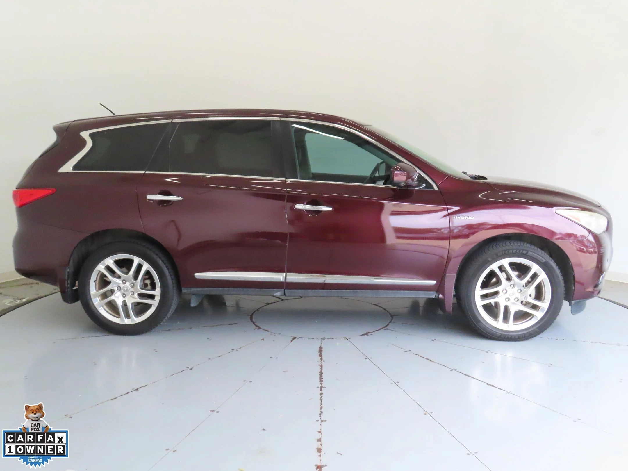 Used 2014 Black INFINITI Base image 2