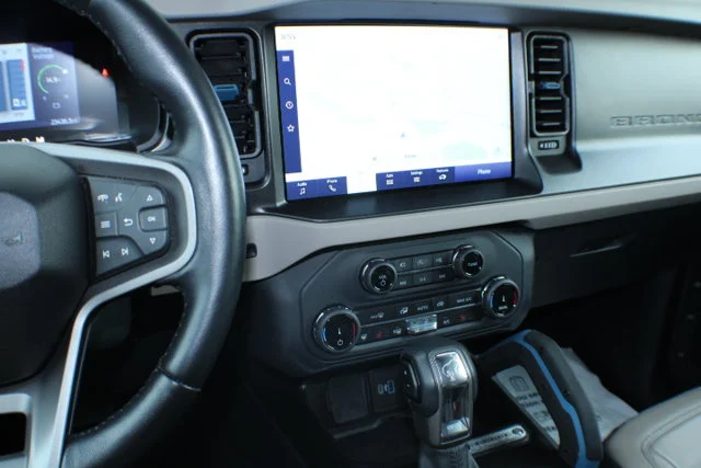 Used 2022 Cactus Gray Ford Wildtrak image 8