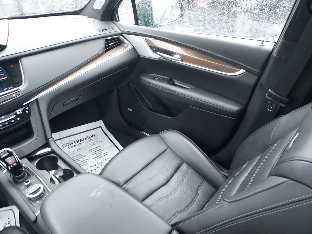 Used 2024 Black Cadillac Sport image 11