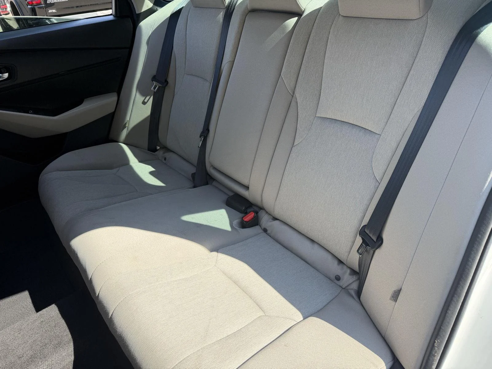 Used 2024 Platinum White Pearl Honda EX image 18
