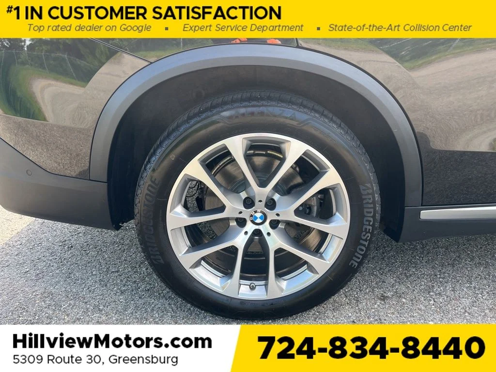 Certified Used 2022 Black Sapphire Metallic BMW xDrive40i image 12