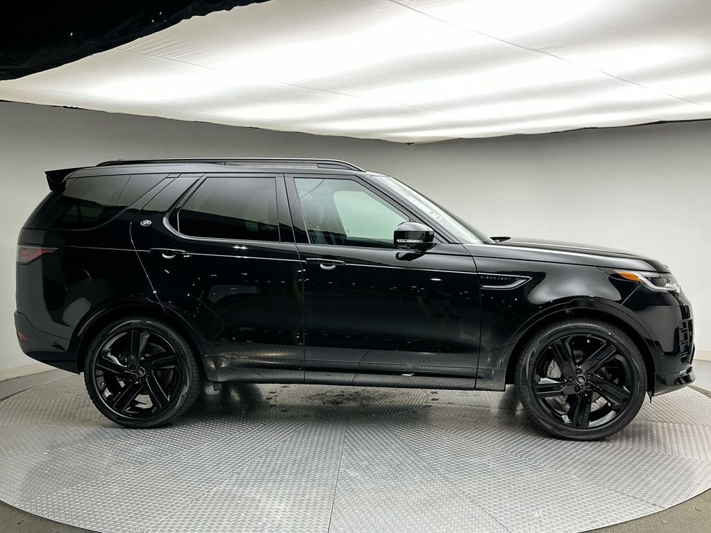 New 2026 Santorini Black Land Rover Dynamic SE image 4