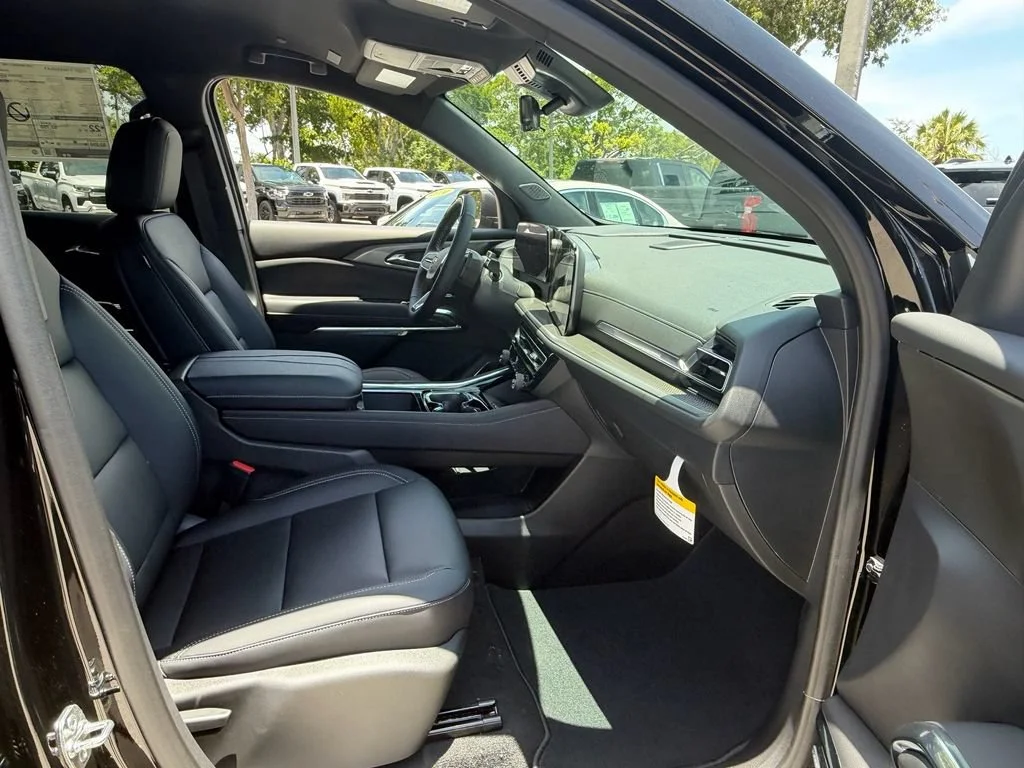 New 2026 Mosaic Black Metallic Chevrolet LT image 6