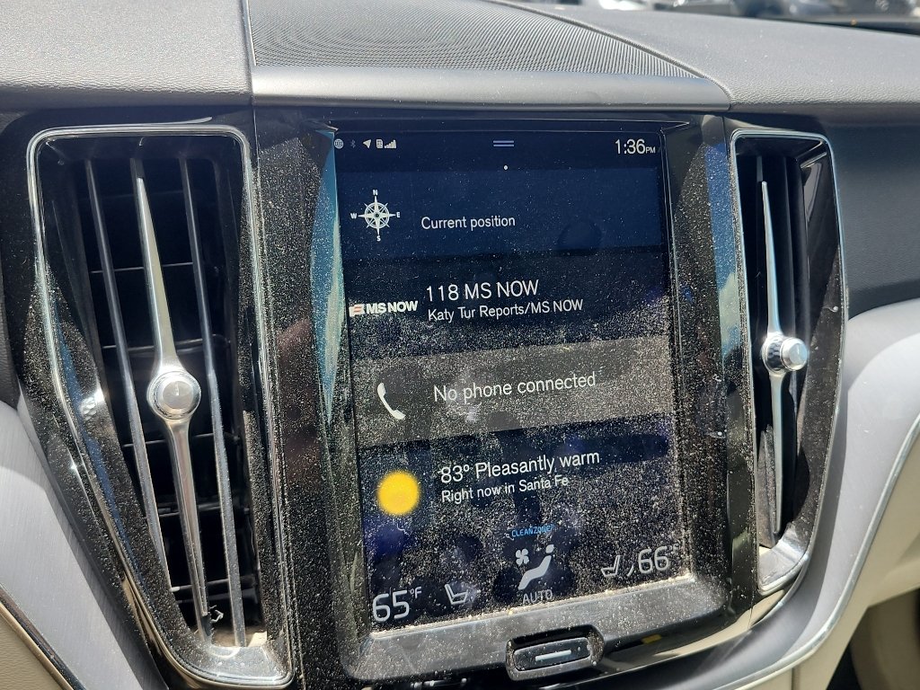 Used 2018 Electric Silver Metallic Volvo Momentum image 24