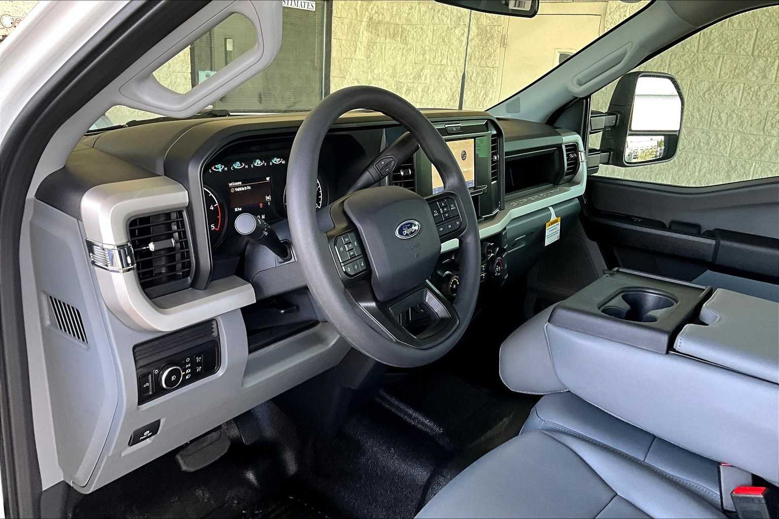New 2026 Oxford White Ford XL image 6