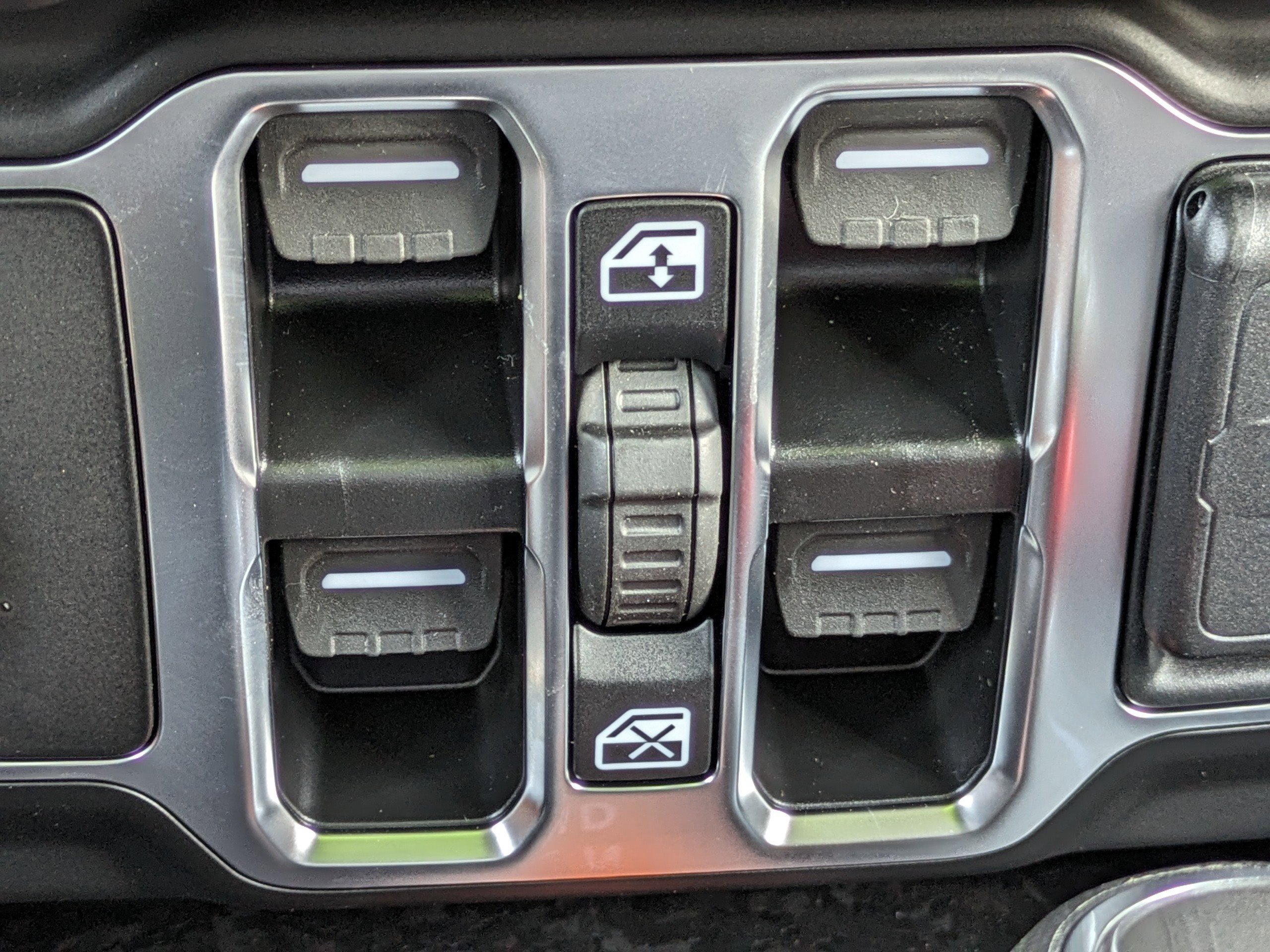 2025 Jeep Wrangler 4-Door Sahara - Photo 24