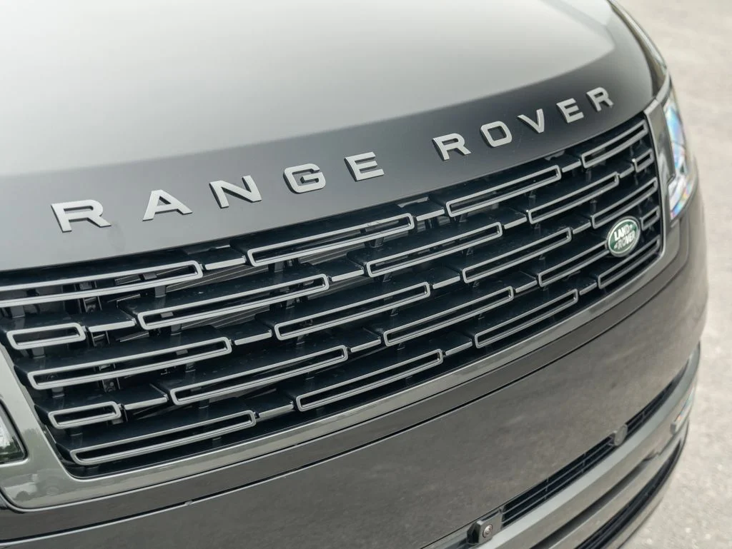 New 2026 Santorini Black Land Rover SE image 15