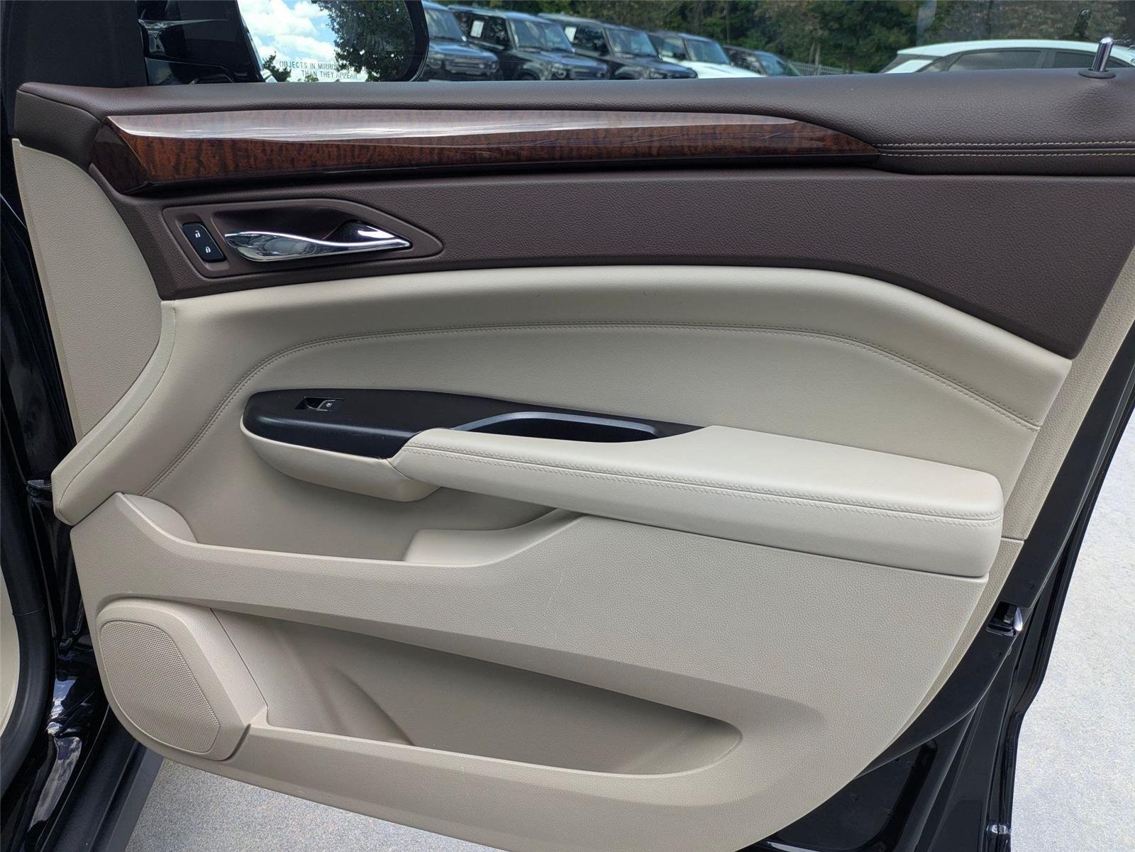Used 2016  CADILLAC LUXU image 29