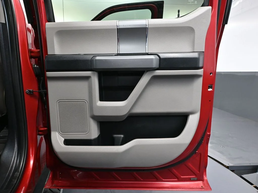 Used 2018 Red Ford XLT image 43