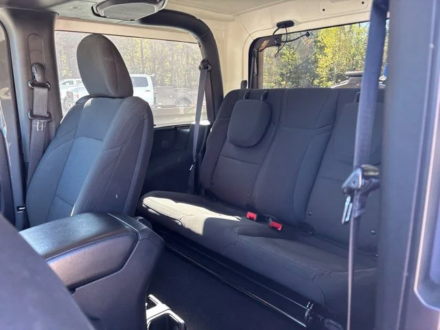 Used 2019 Gray Jeep Sport S image 22