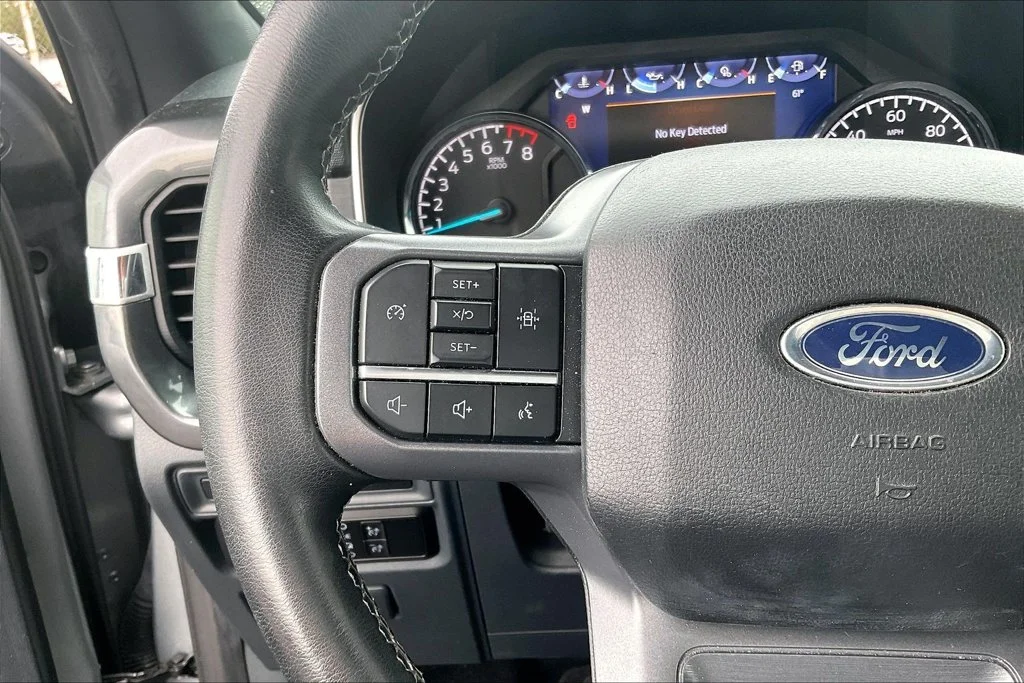Used 2023 Silver Ford XLT image 17