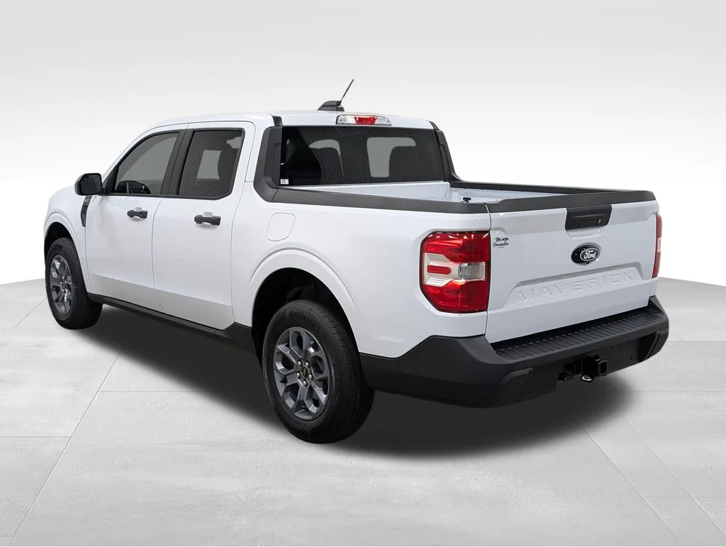 New 2026 Oxford White Ford XLT image 23