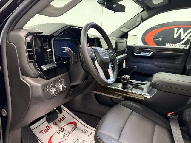 New 2026 Onyx Black GMC Elevation image 15