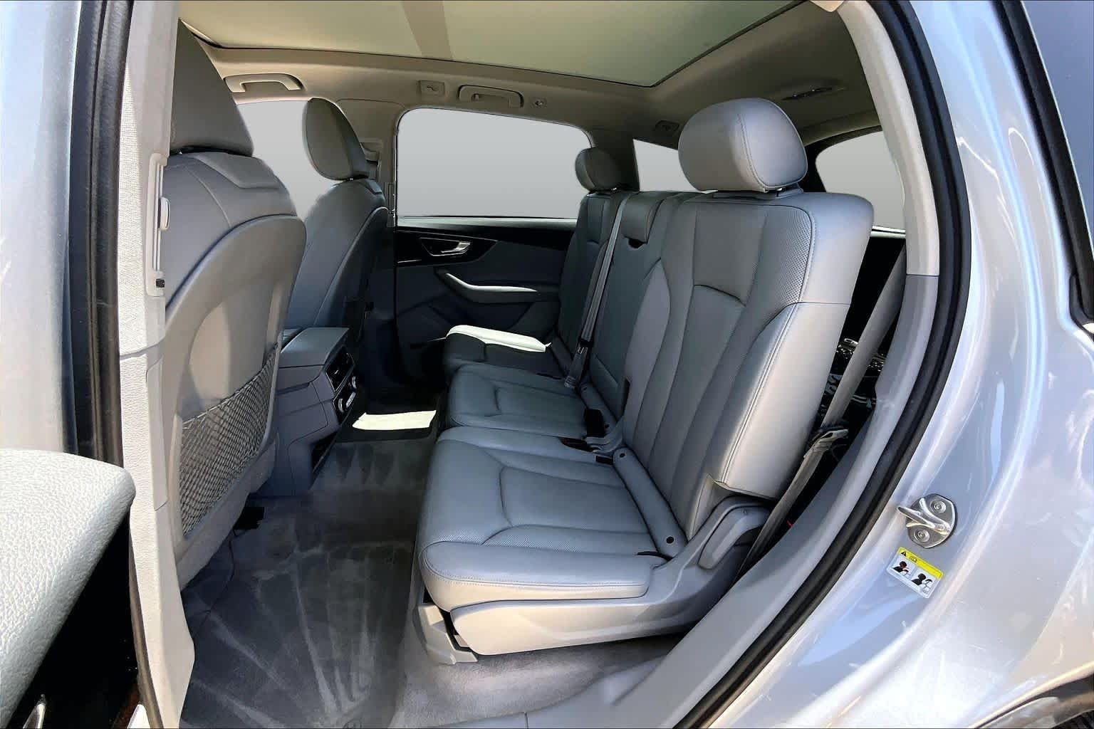 Used 2017 Florett Silver Metallic Audi Prestige image 21