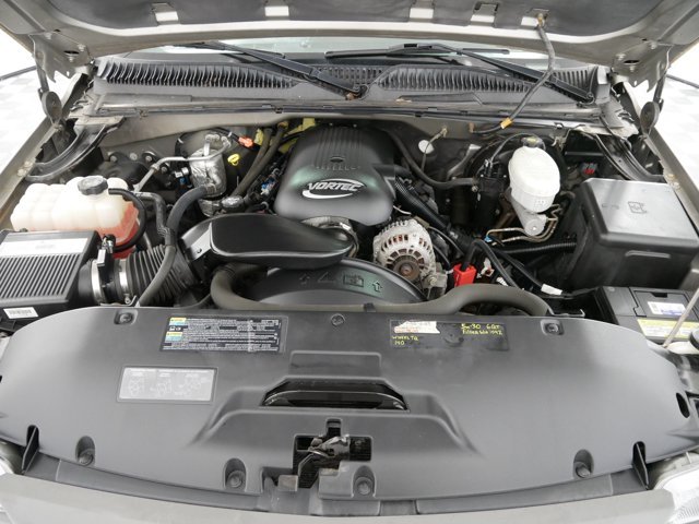Used 2003 Pewter Metallic GMC  image 26