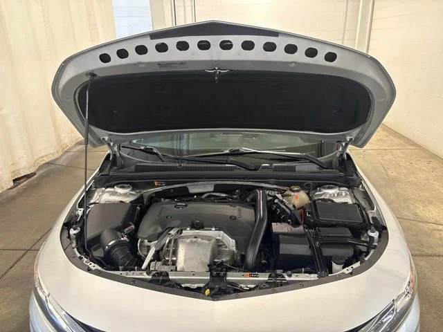 Used 2022 Silver Ice Metallic Chevrolet Premier image 8