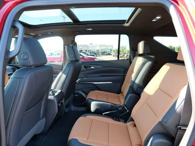 2027 Chevrolet Traverse Z71 - Photo 6