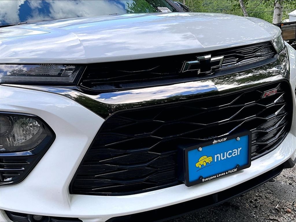 Used 2021 Summit White Chevrolet RS image 31