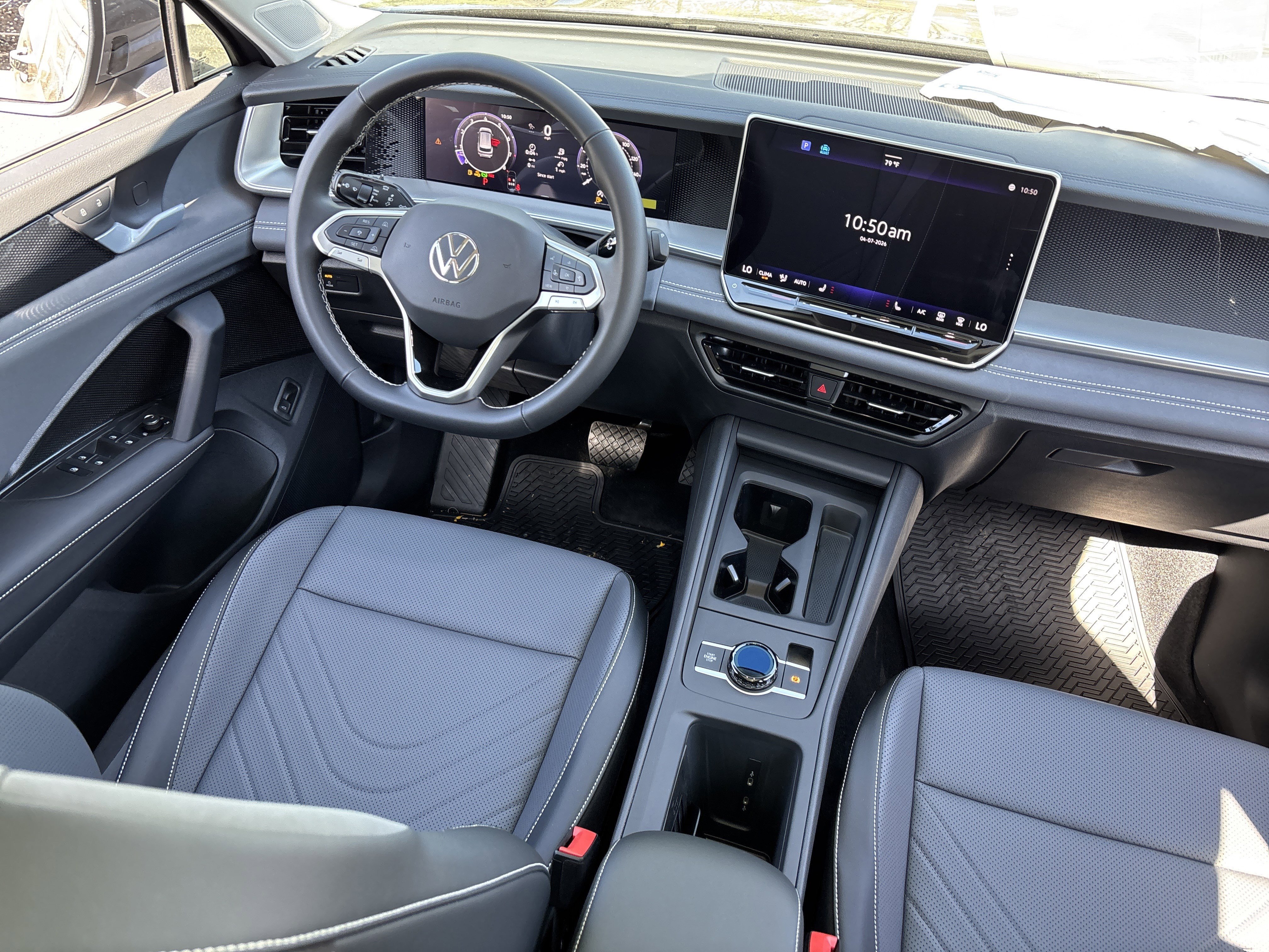 New 2026 Platinum Gray Metallic Volkswagen SE image 10