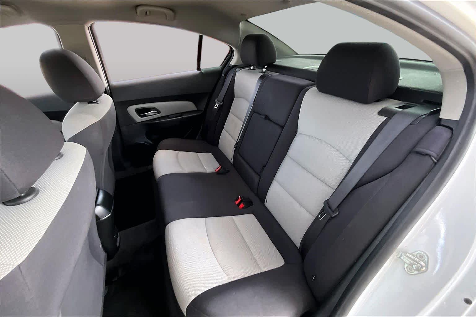 Used 2013 Summit White Chevrolet LS image 20