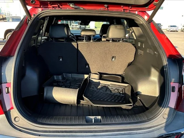 Used 2025 Red Kia X-Line image 28