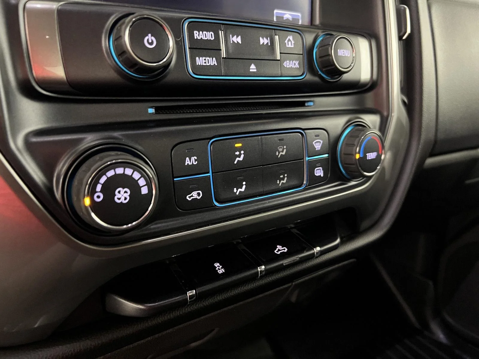 Used 2018 Black Chevrolet LT image 6