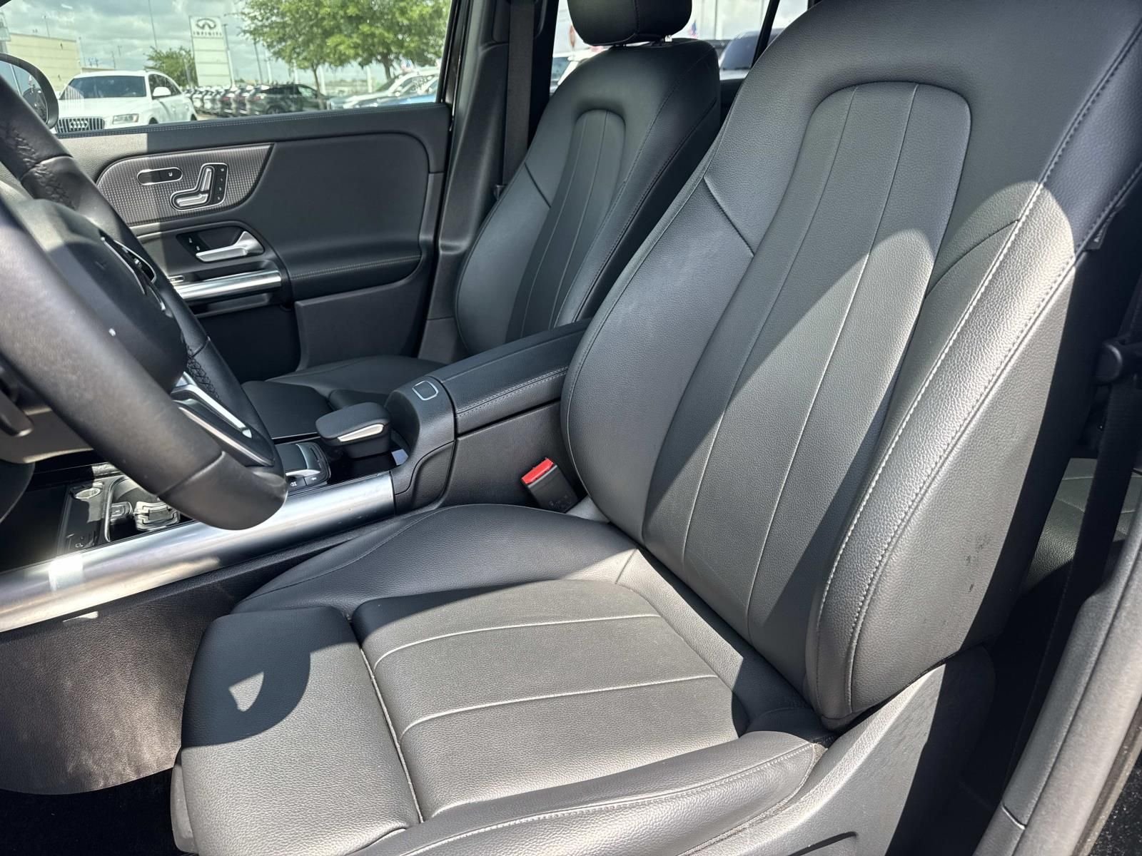 Used 2022 Black Mercedes-Benz GLA 250 image 16