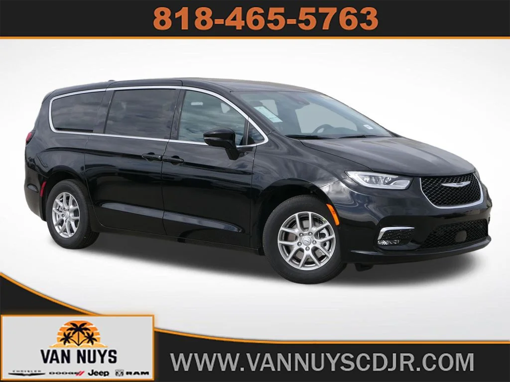 2026 Chrysler Pacifica Select's photo