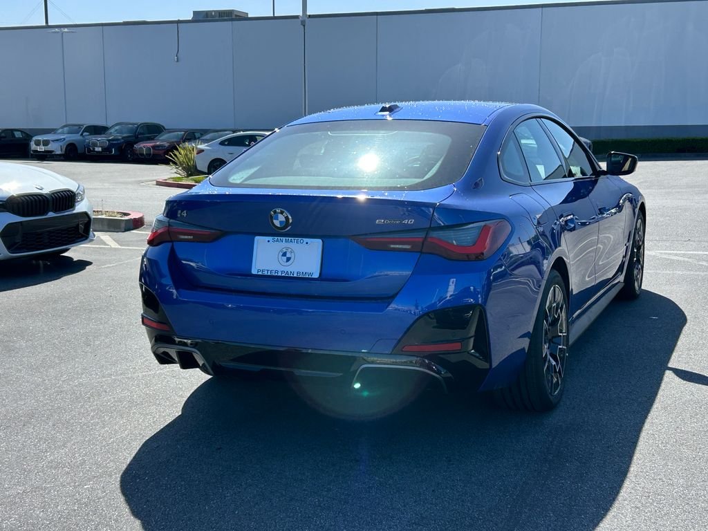 New 2026 Portimao Blue Metallic BMW eDrive40 image 5