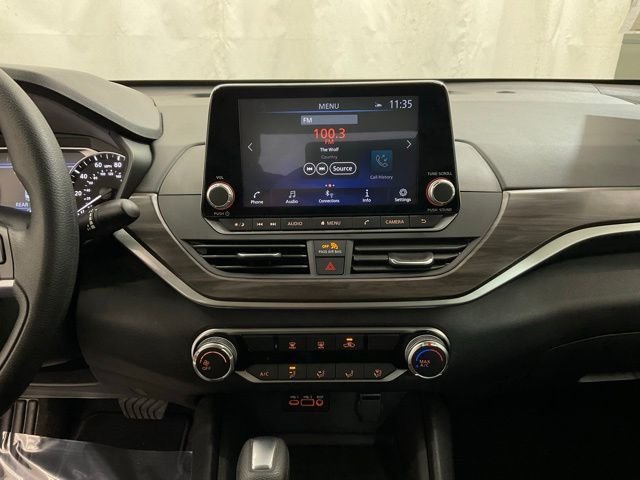 Used 2025 Gray Nissan 2.5 SV image 17