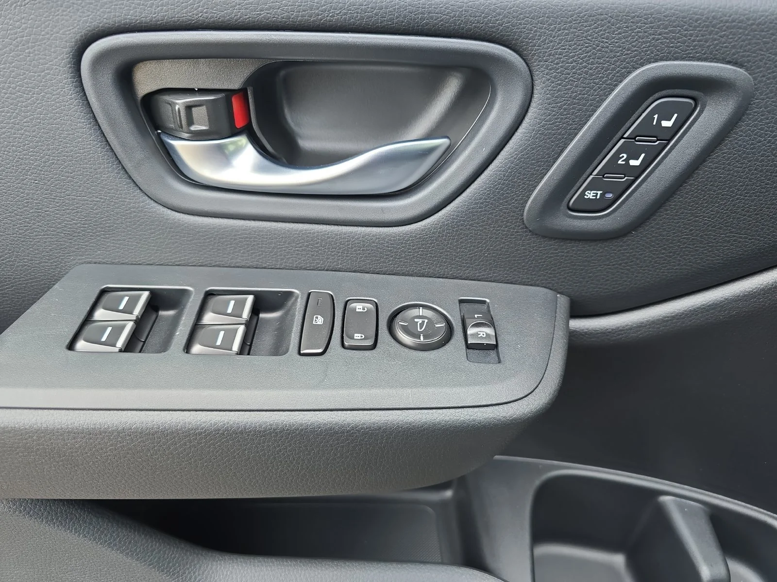 2025 Honda Pilot EX-L - Photo 29