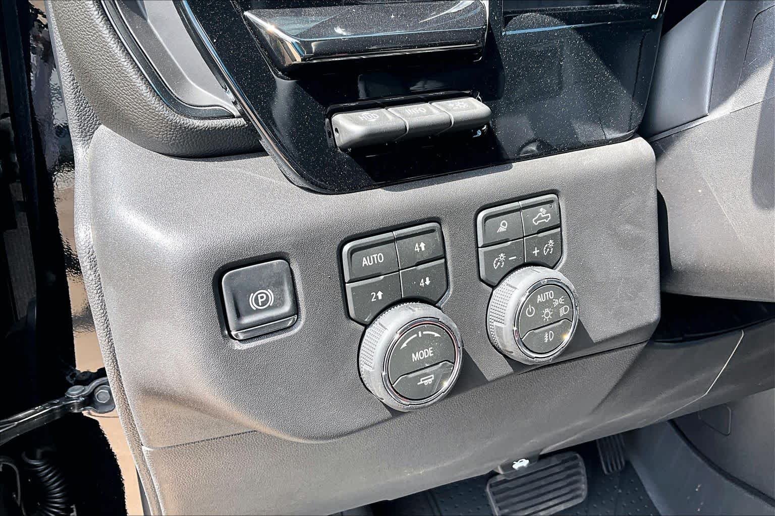 2026 Chevrolet Silverado 1500 ZR2 - Photo 16