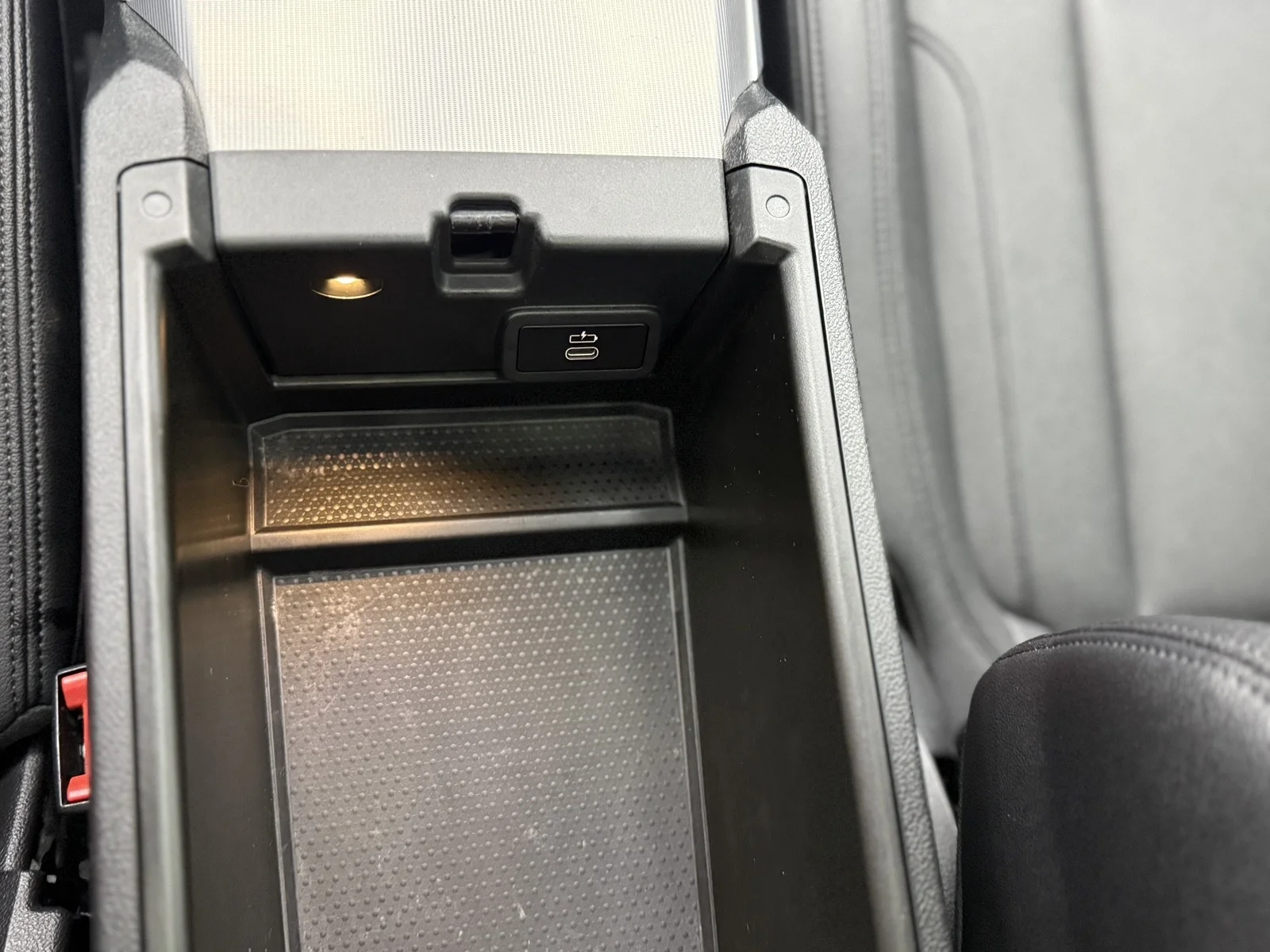 Used 2019 Jet Black BMW 330i xDrive image 27
