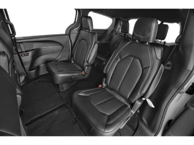 New 2026 Bright White Clear-Coat Exterior Paint Chrysler LX image 10