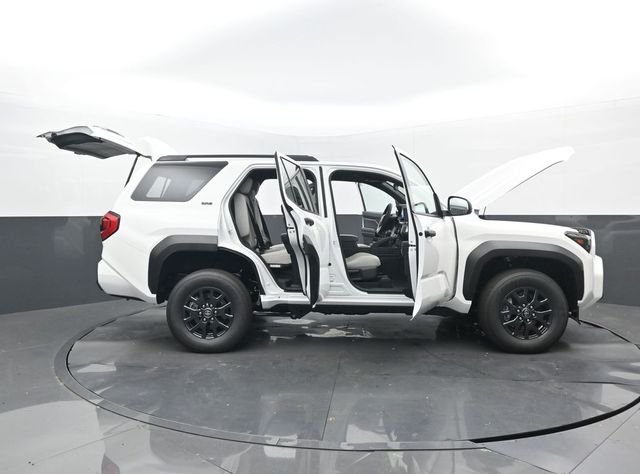 New 2026 Ice Cap Toyota SR5 image 31