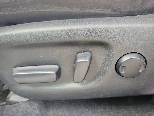 2017 Toyota RAV4 Limited - Photo 22
