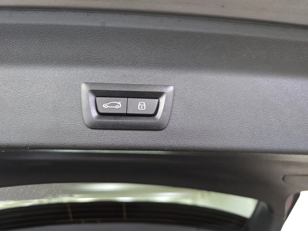 Used 2024 Skyscraper Gray Metallic BMW sDrive30i image 31