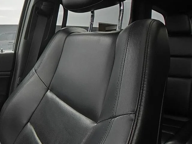 Used 2019 White Jeep Limited image 39