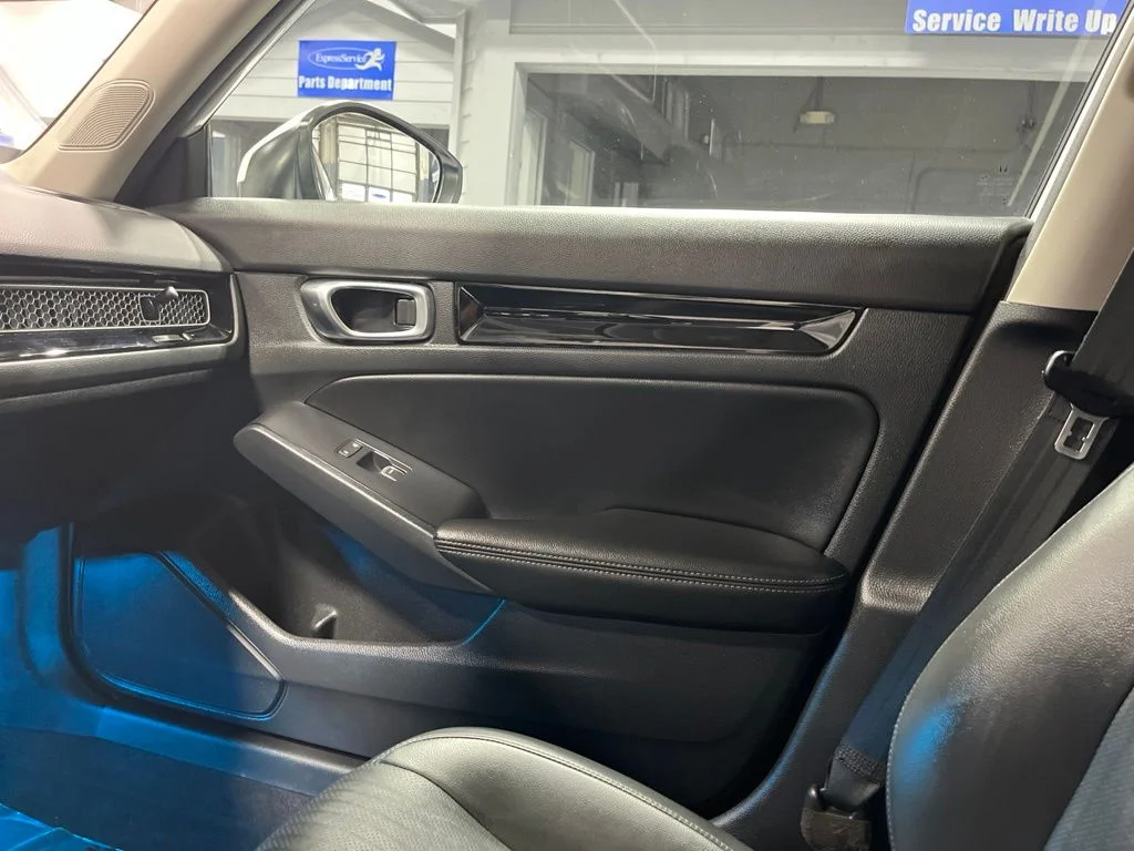 2024 Honda Civic Hatchback EX-L - Photo 15