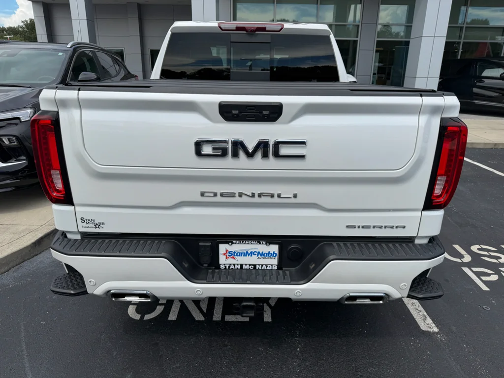 Used 2025 White Frost Tricoat GMC Denali Ultimate image 6