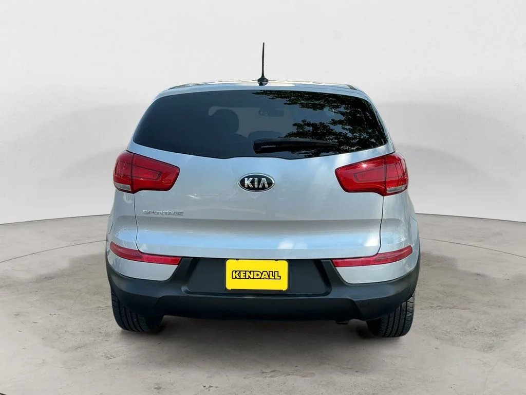 Used 2016 Silver Kia LX image 6