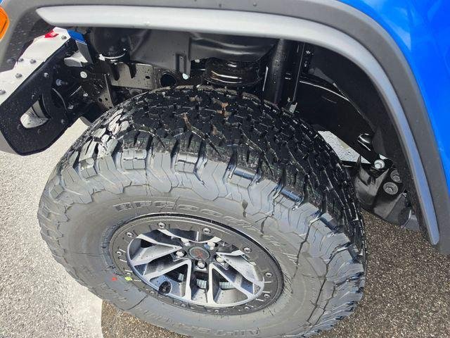 New 2026 Hydro Blue Pearl-Coat Exterior Paint Jeep Rubicon image 13