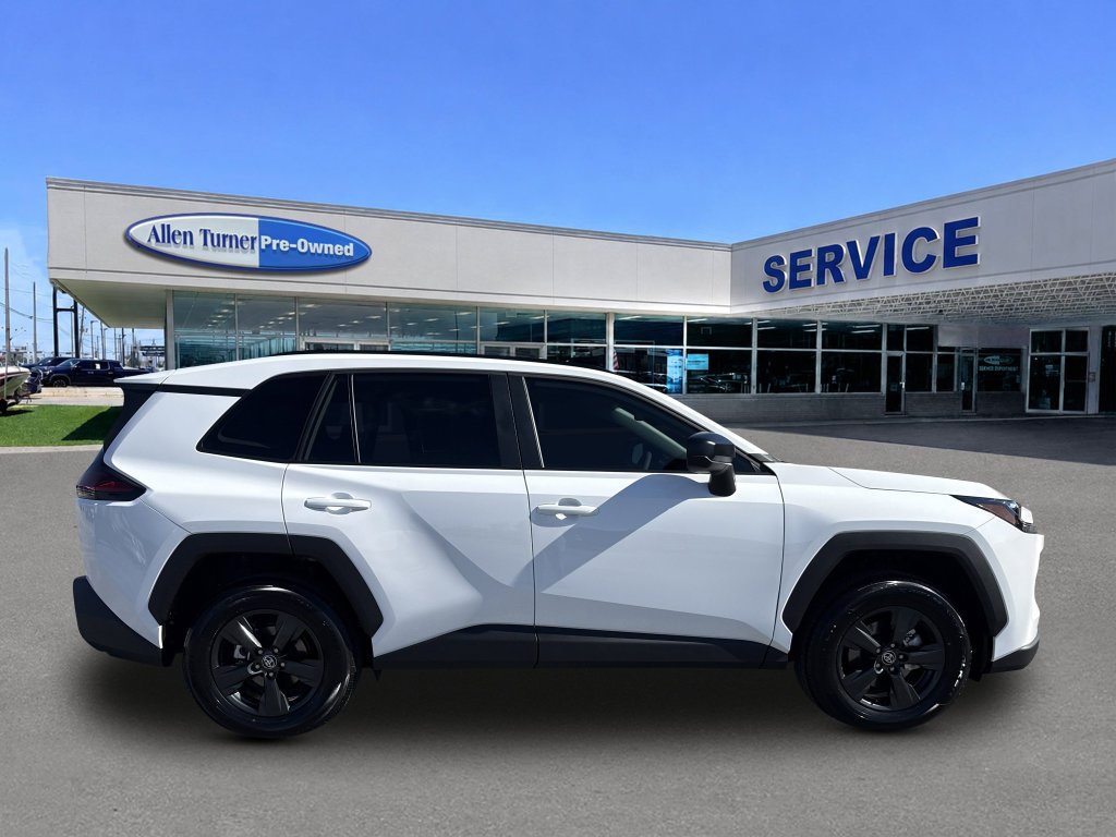 2026 Toyota RAV4 LE - Photo 9