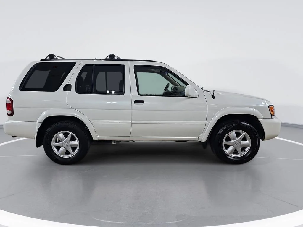 Used 2001 Nissan Pathfinder LE with VIN JN8DR09Y41W574264 for sale in Davison, MI