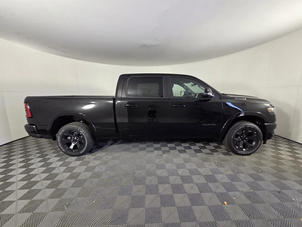 New 2026 Diamond Black Crystal Pearl-Coat Exterior Paint RAM Big Horn image 4