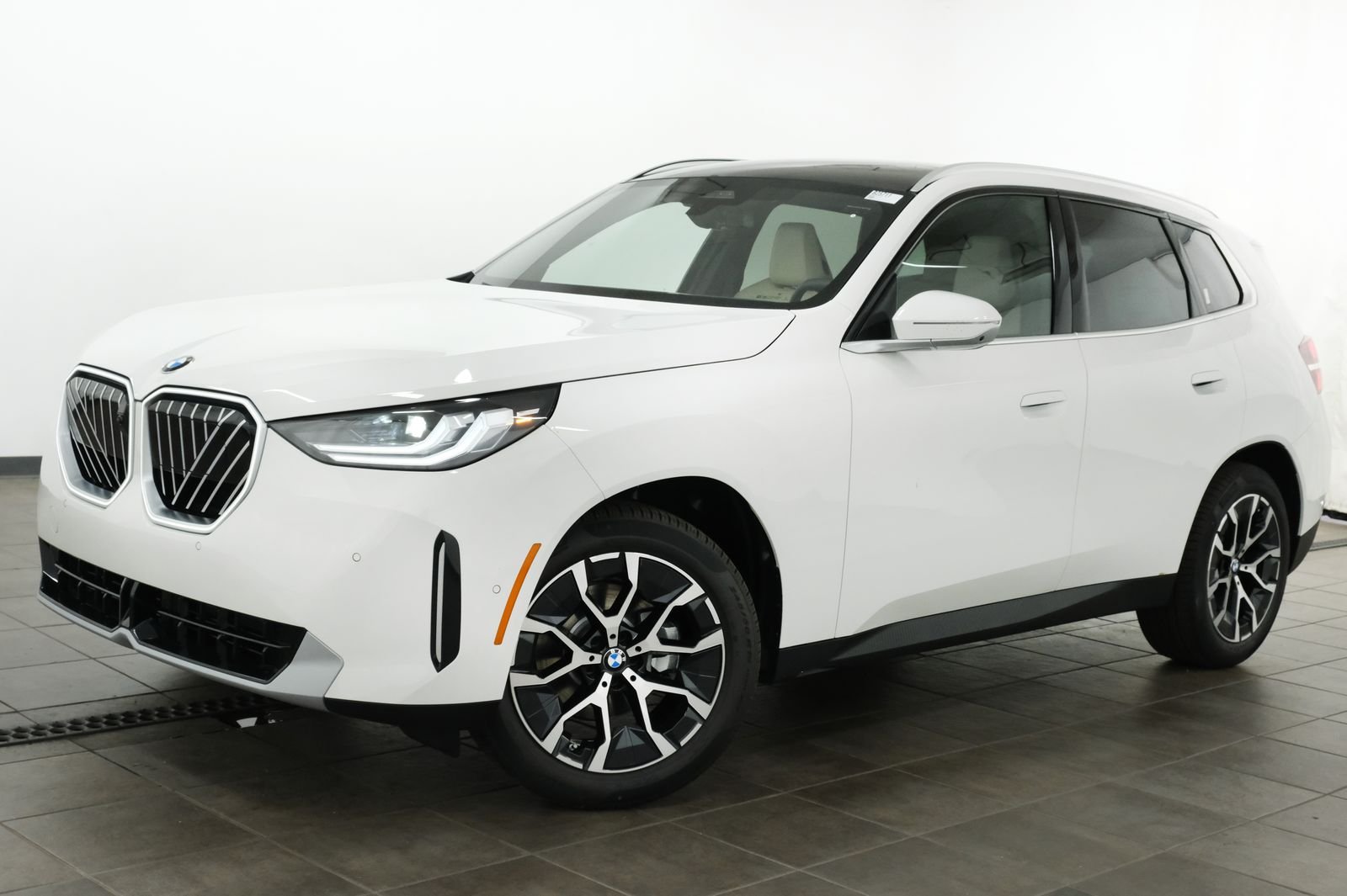 New 2026 Alpine White BMW 30 xDrive image 1