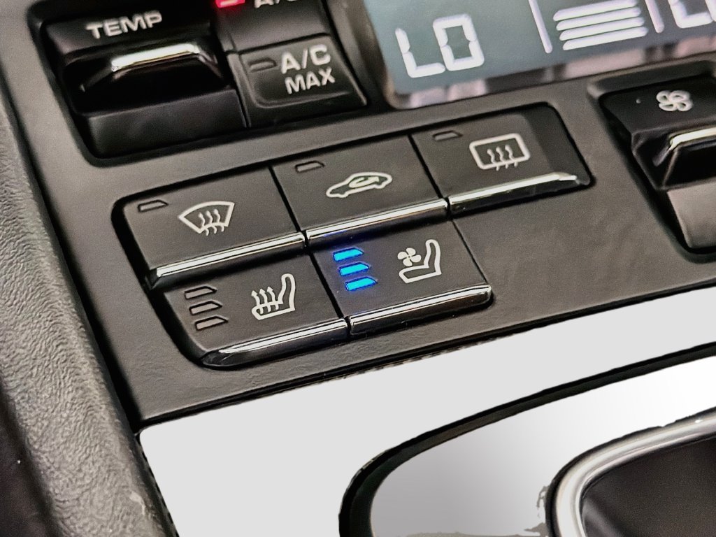 Used 2019 Silver Porsche Turbo S image 21